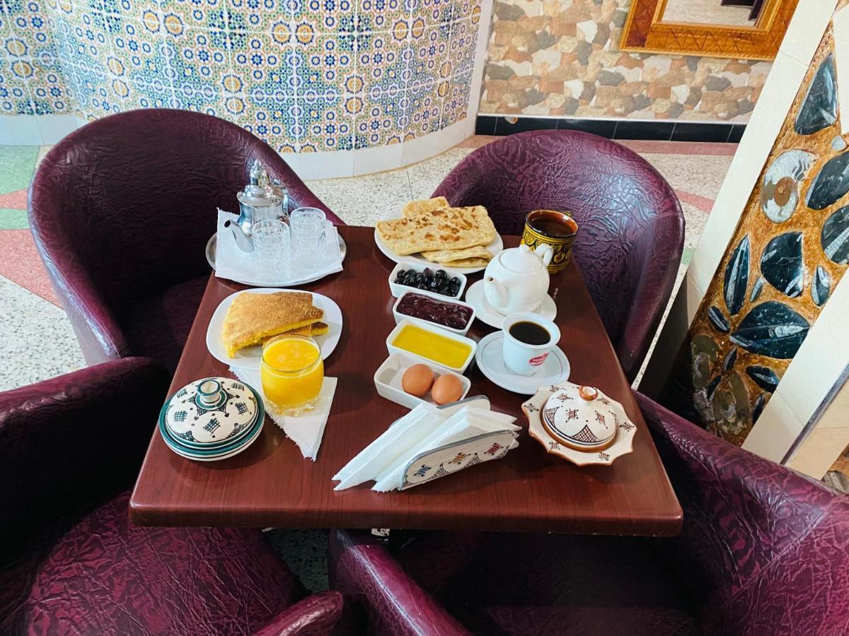 Motel Ain Mersa 伊夫兰 外观 照片